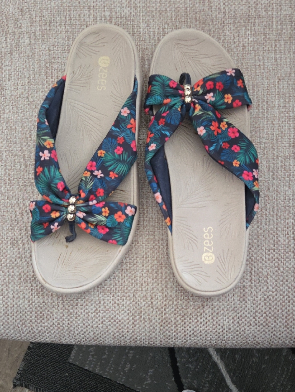 Bzees Floral Slip-On Sandals